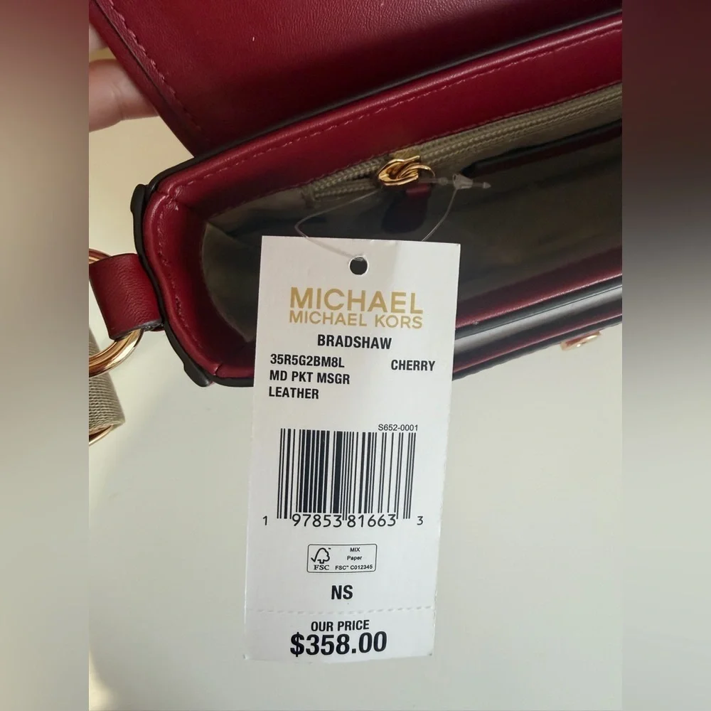 Michael Kors Bradshaw Medium Leather Messenger Bag NWT